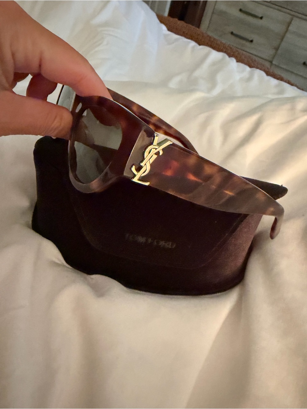 New Saint Laurent Tortoiseshell Cat Eye Sunglasses - Brown - Picture 8 of 9
